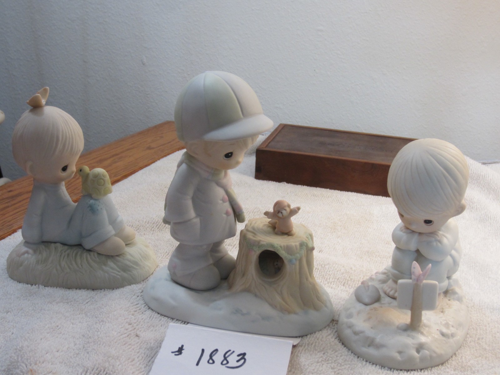 PRECIOUS MOMENTS - BOYS ENJOYING THE DAY MOVING SALE DISCOUNT PRECIOUS MOMENTS - BOYS ENJOYING THE DAY MOVING SALE DISCOUNT