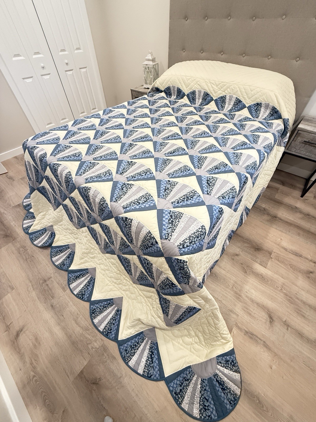 New Amish Quilt – Log Cabin – Blue & Cream 105x116 Heirloom Made In Lancaster PA