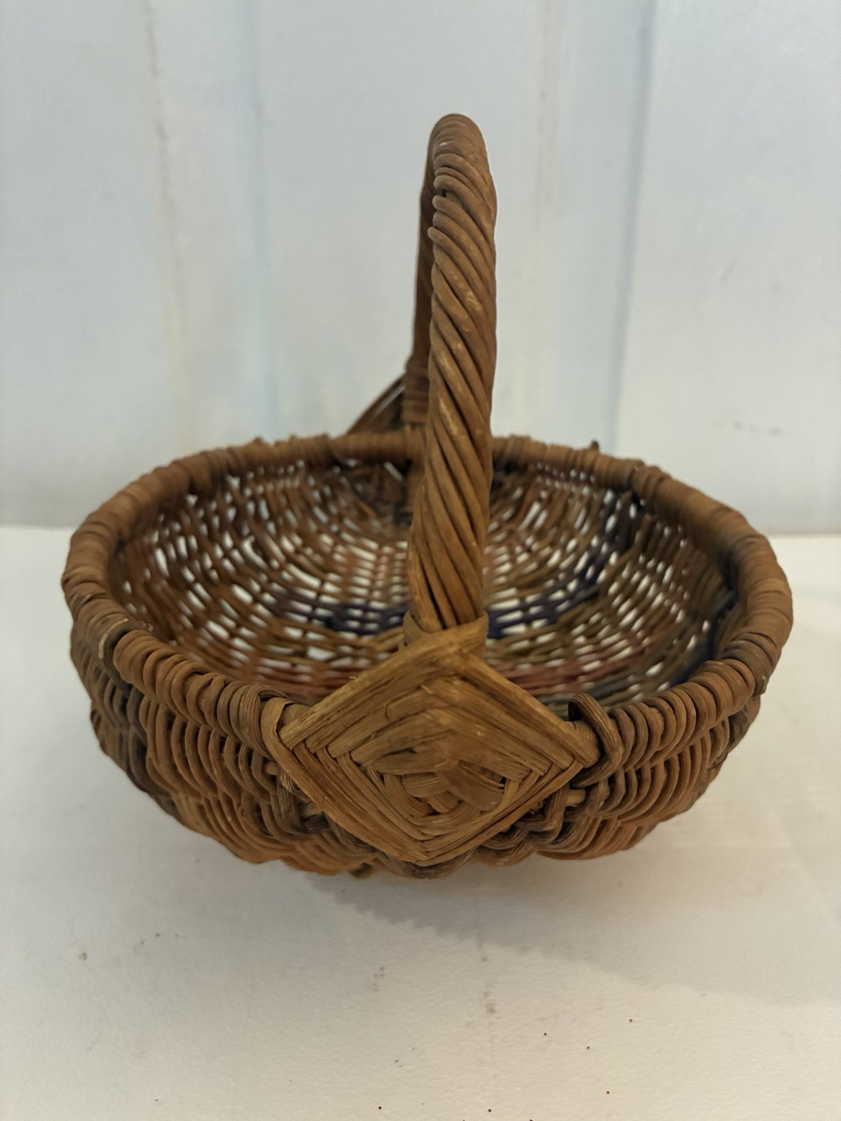 Vintage Mini Woven Willow Buttocks Basket Mini Egg Gathering God's Eye Handle