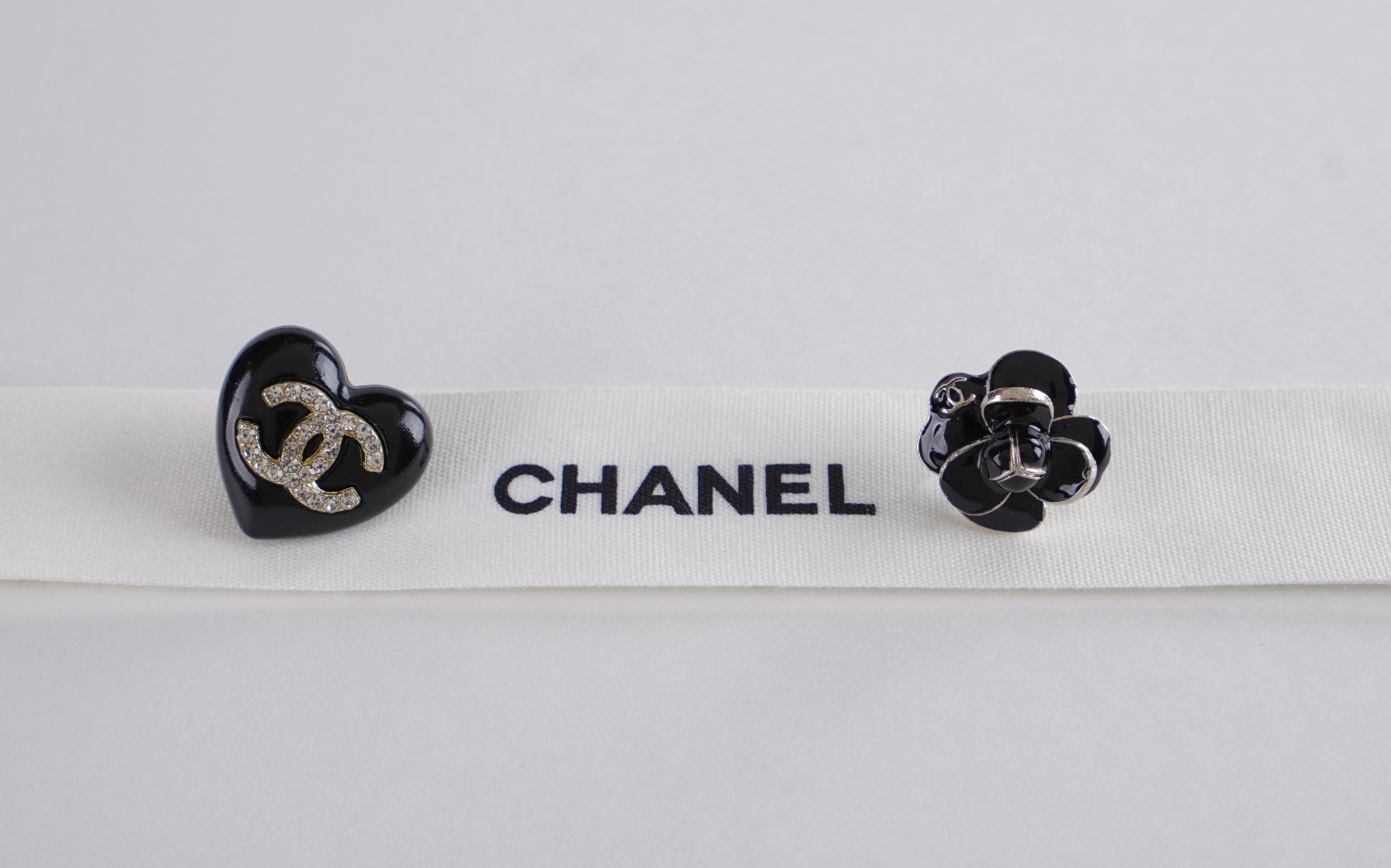 Chanel 2023 Christmas Limited Ribbon & Charms  Camellia  Authentic VIP Gift