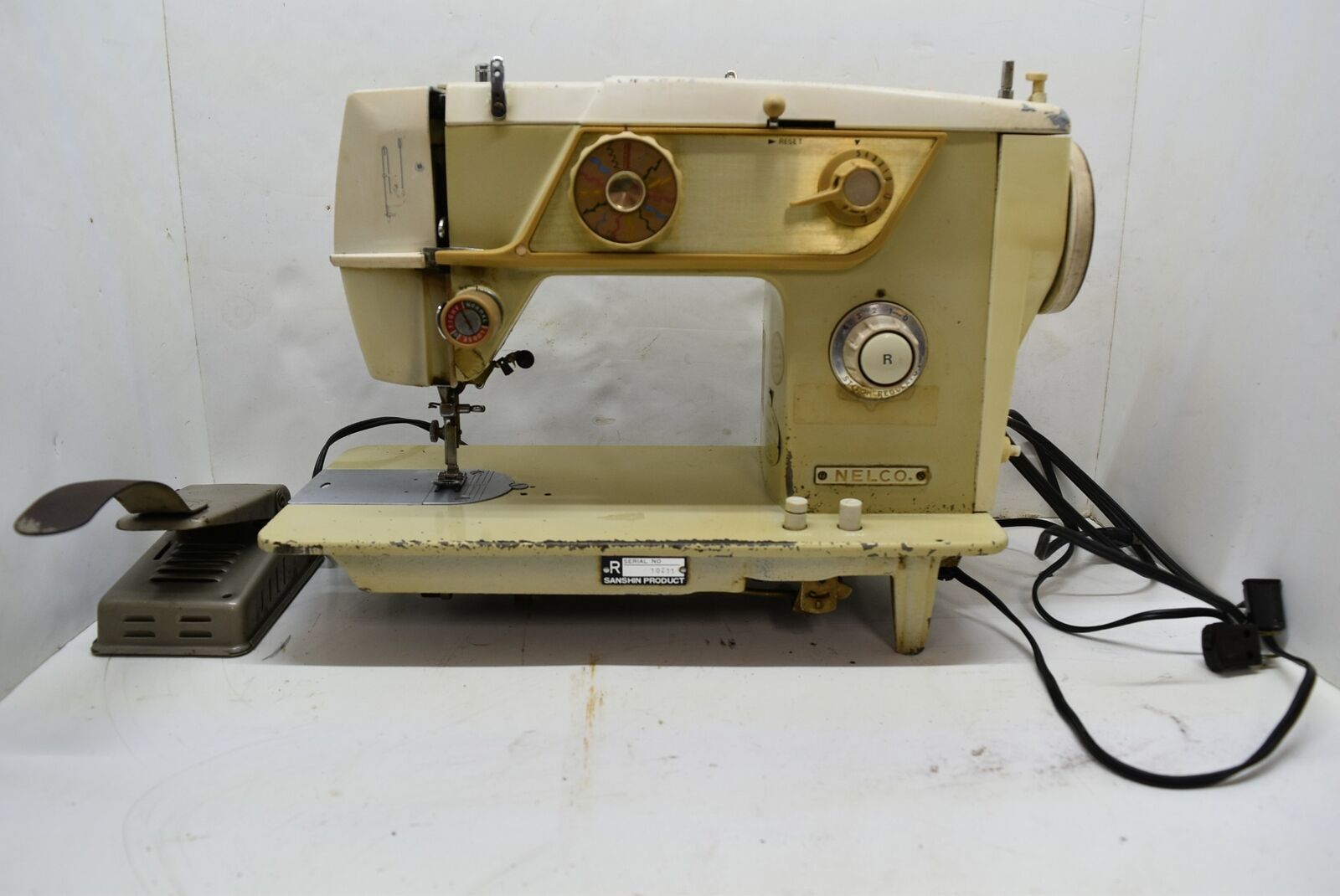 Vintage Nelco Sewing Machine Golden Stitch Series She Shed W/ Pedal