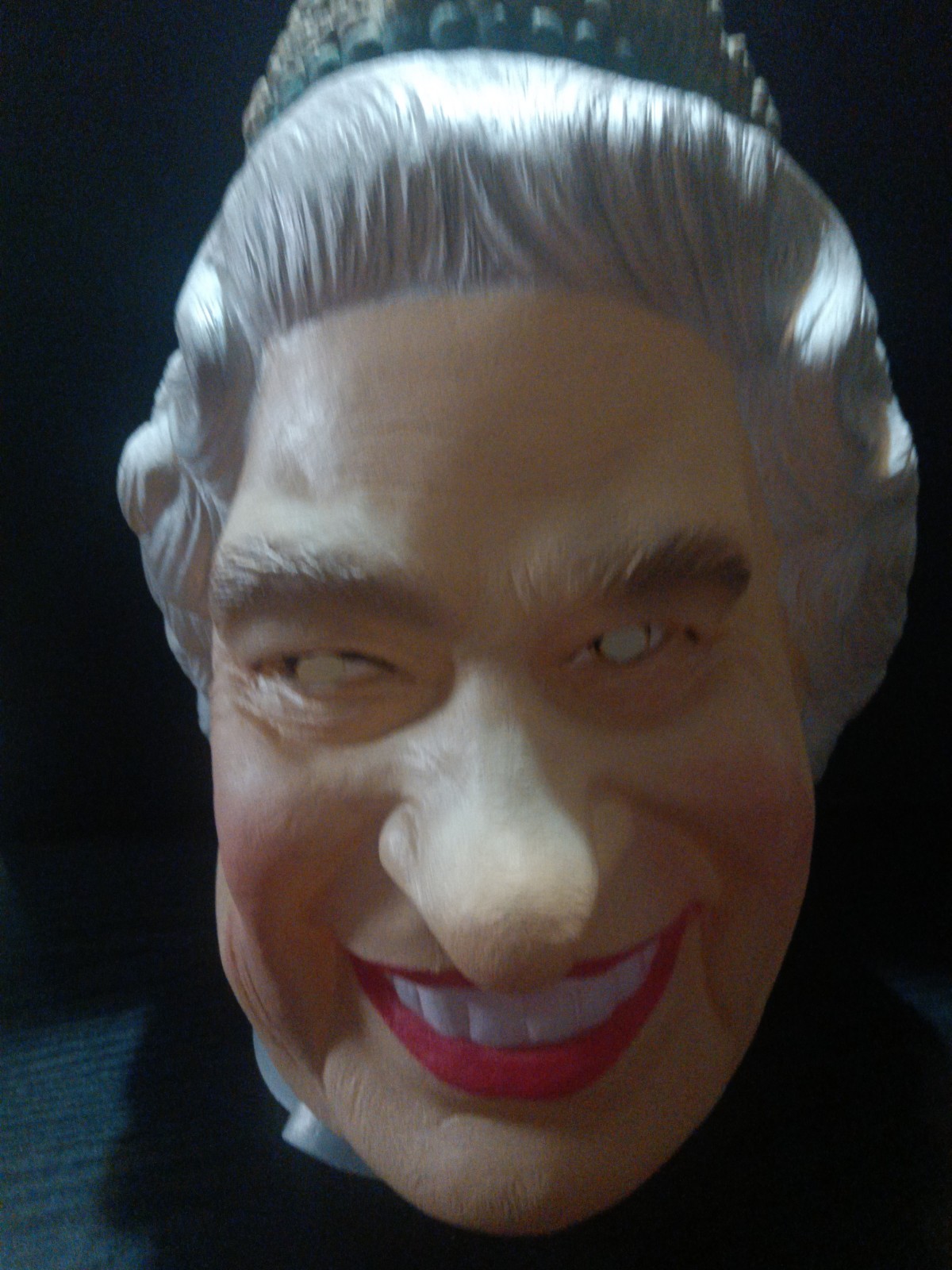 Queen Elizabeth Vintage Cesar 1994 Mask