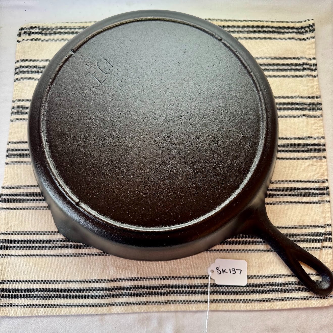 Lodge 3-Notch Cast Iron Skillet No. 10 Lodge 3-Notch Cast Iron Skillet No. 10