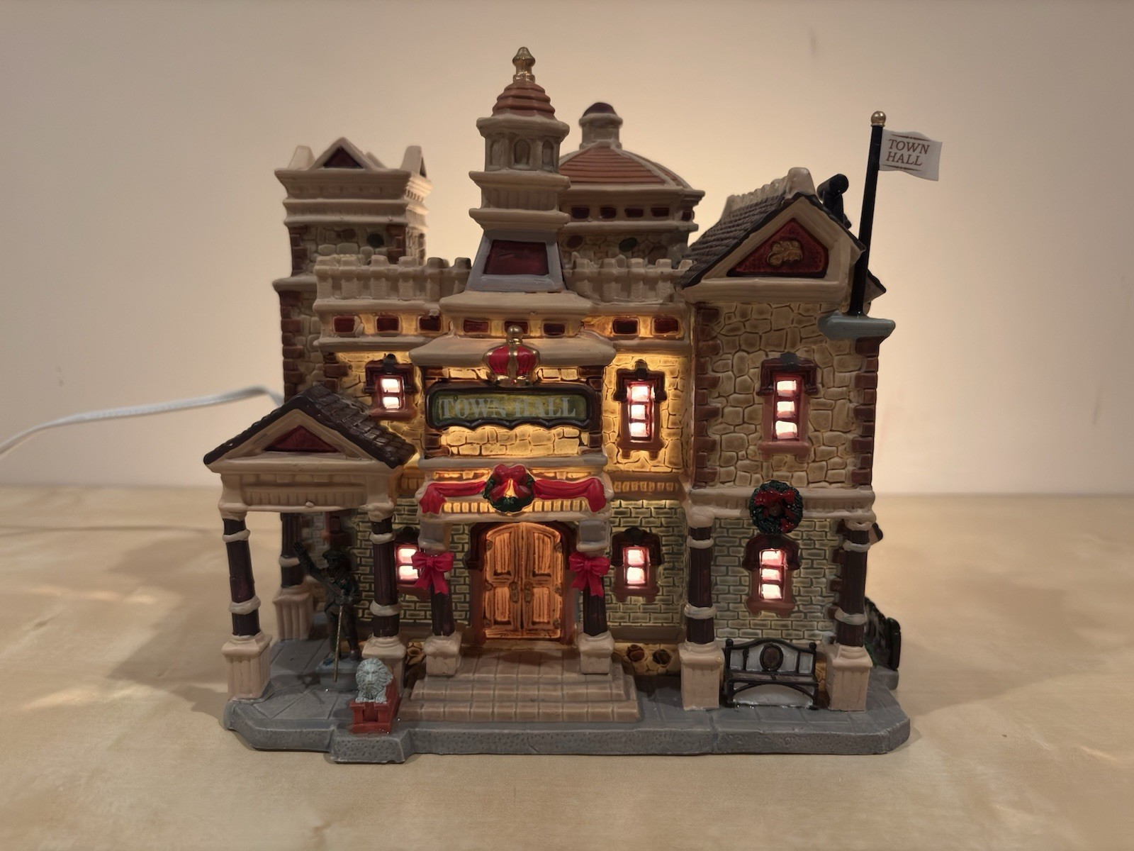 Lemax Caddington Village Town Hall 2006 NEW OPENED BOX