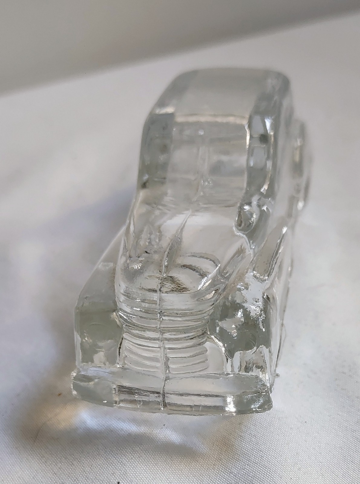 Vintage 1940s Victory Glass Streamline Sedan / Coupe Car Candy Container