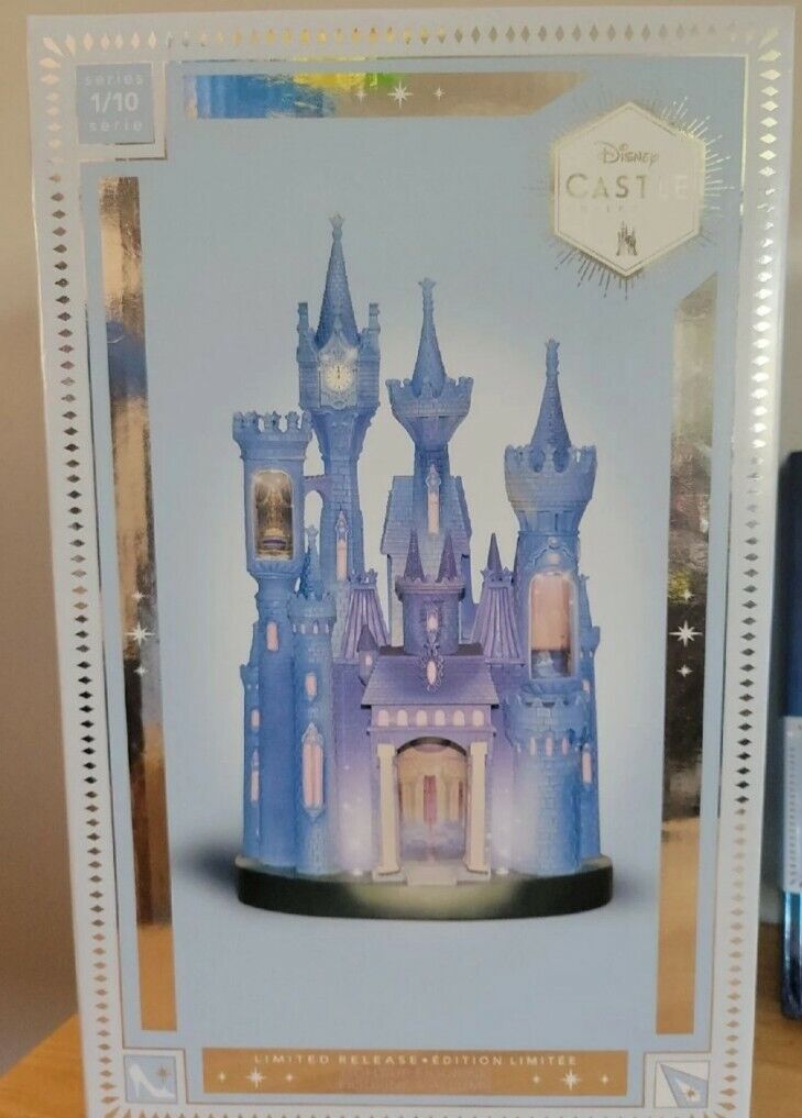 Cinderella Castle Limited Edition Disney Store Light Up Statue Figurine 1/10