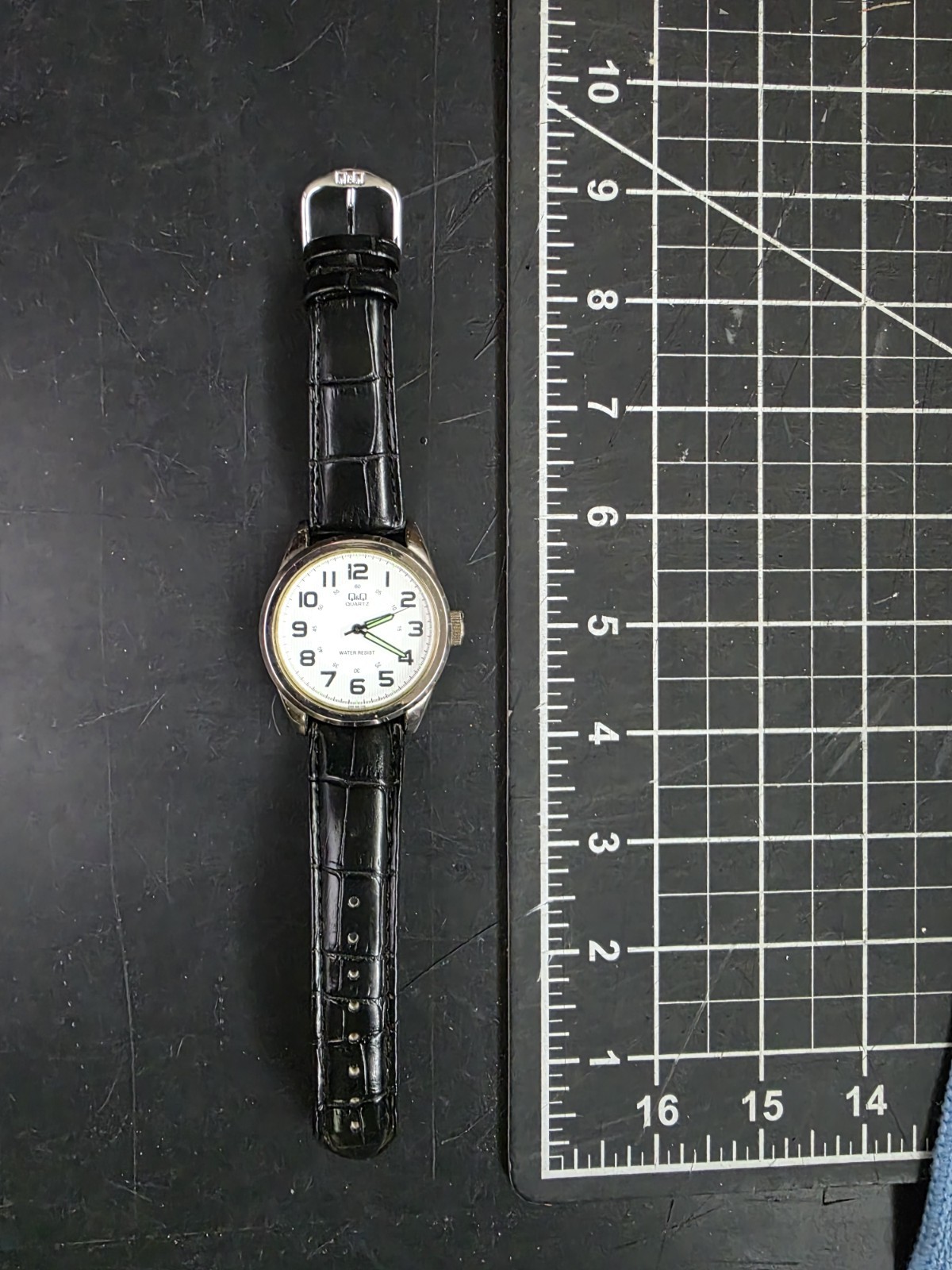 Q&Q by Citizen Quartz Wristwatch 3 Bar Water Resist Round Face Q&Q Strap WORKING Q&Q by Citizen Quartz Wristwatch 3 Bar Water Resist Round Face Q&Q Strap WORKING
