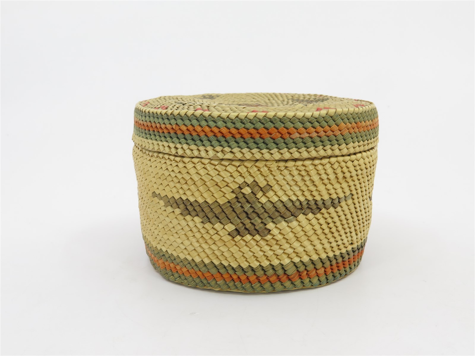 Vintage 1950s-1960s Makah Lidded Trinket Basket Cedar Bark Lined 3-5/8\