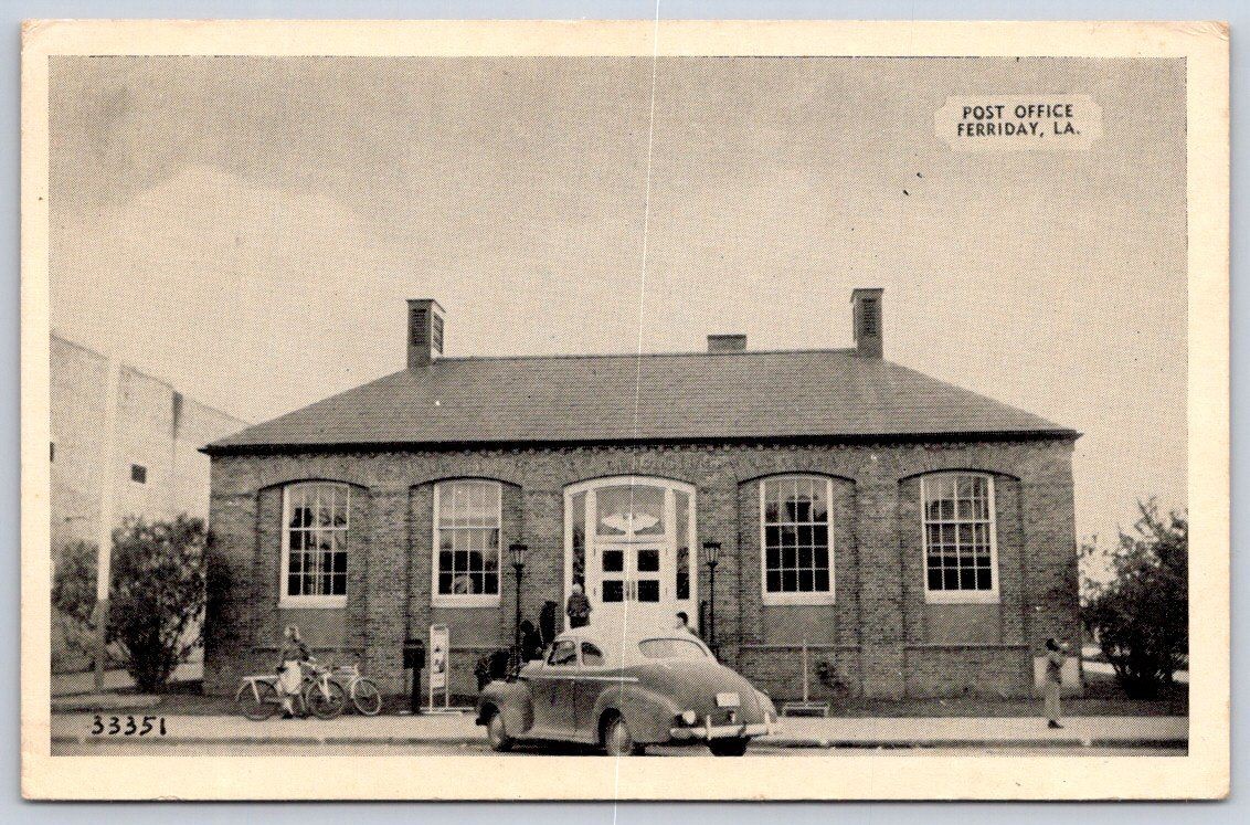 Vintage Louisiana Postcard FERRIDAY Post Office Cars Bicycles 1940s