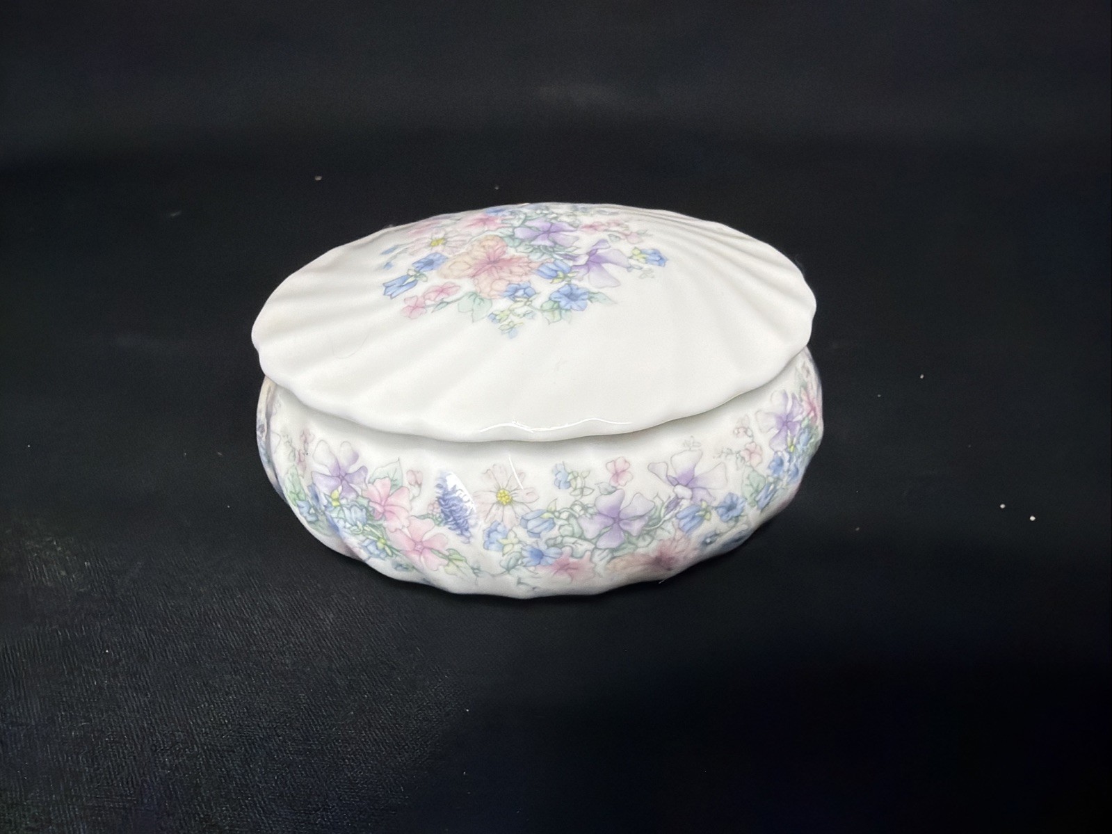 Wedgwood Bone China Angela Oval Trinket Box Swirl Floral England Vintage