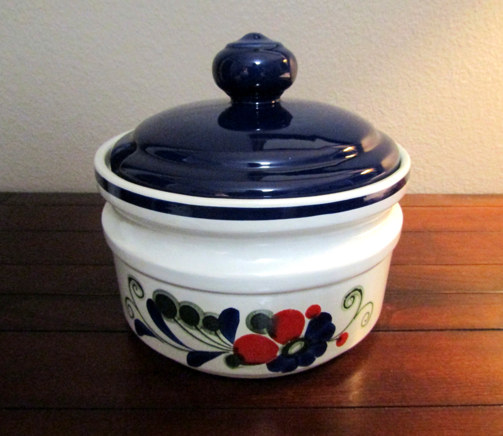 Vintage Waechtersbach FLORAL FOLK  ART/ LARGE SOUP TUREEN / CASSEROLE DISH / 9
