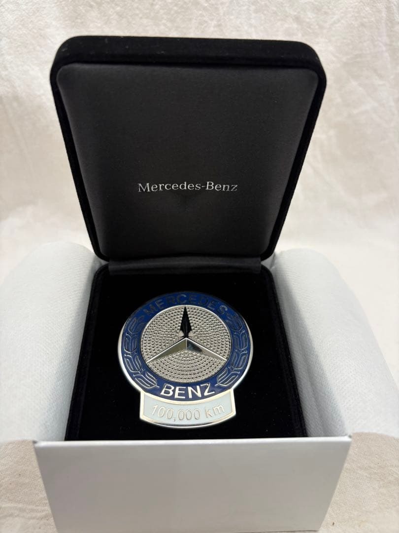Mercedes-Benz 100, 000km Anniversary Owner Badge Collectible Original Case and