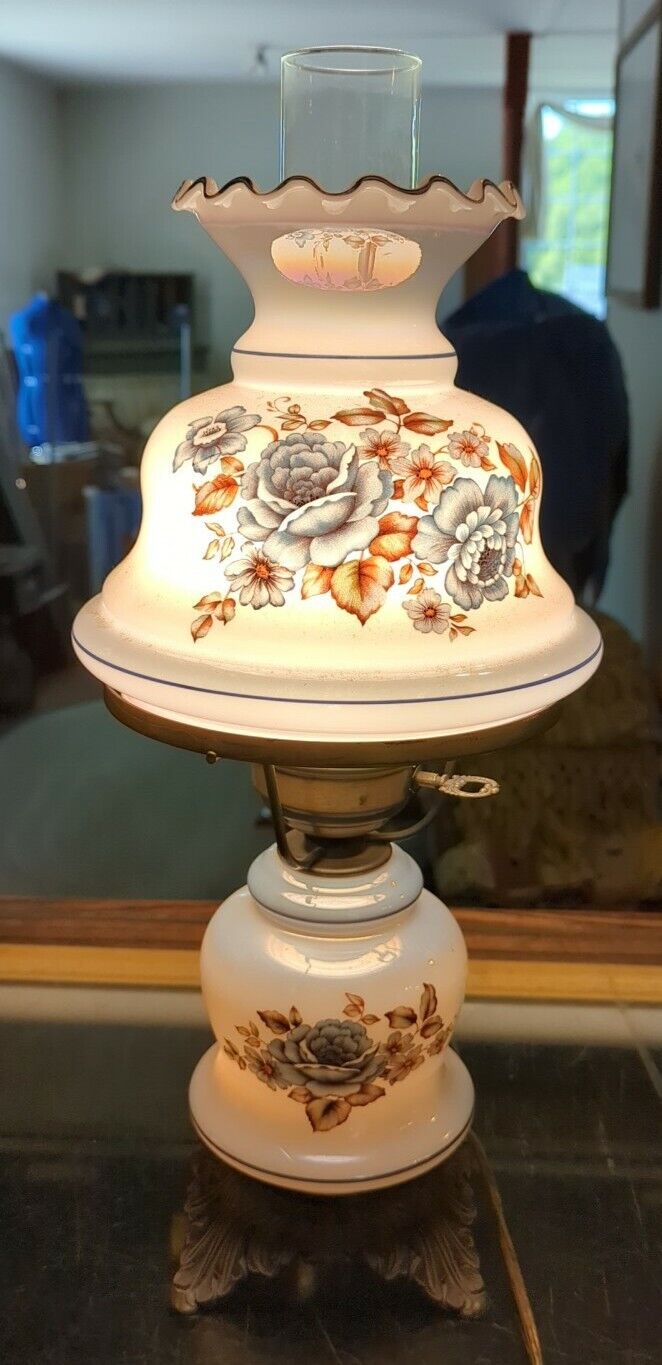 Gorgeous Vintage Original GWTW Glass Globe Hurricane Lamp Floral 19.5” T 