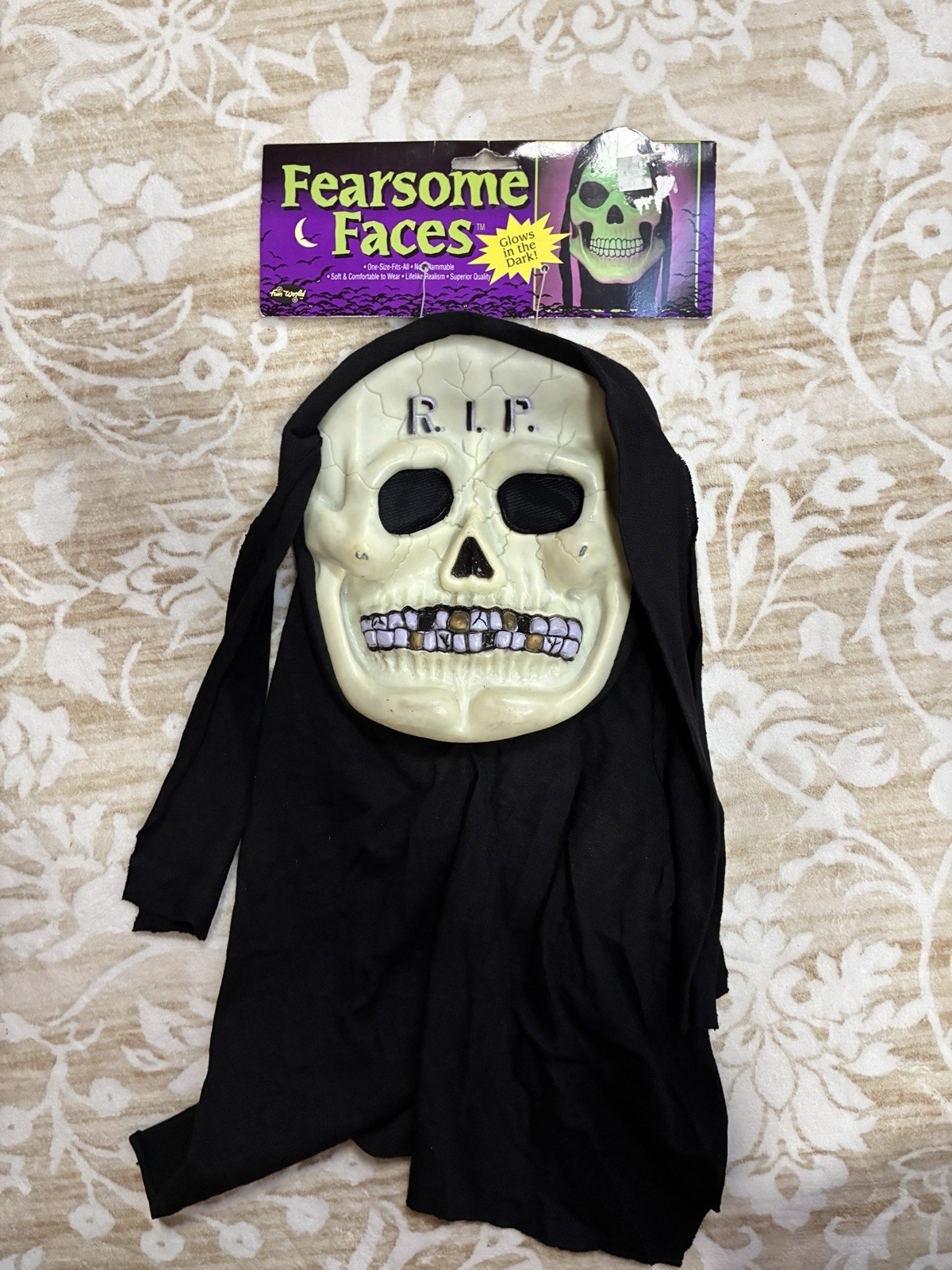 Vintage Fun World Fearsome Faces RIP Skull Mask Glow In The Dark 90s NWT