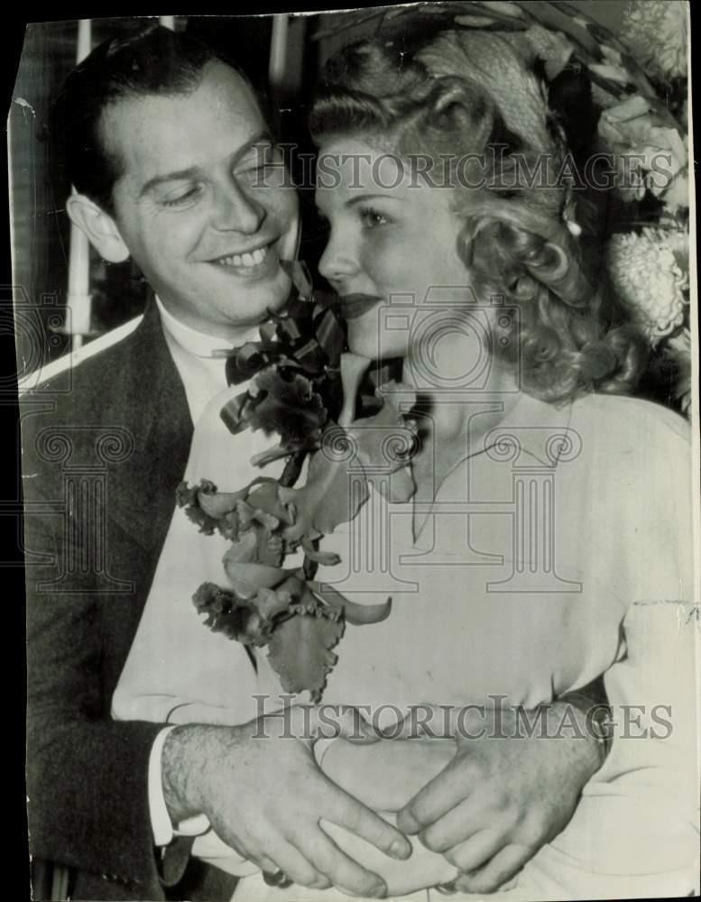 1941 Press Photo Milton Berle and Joyce Matthews embrace - lra40829
