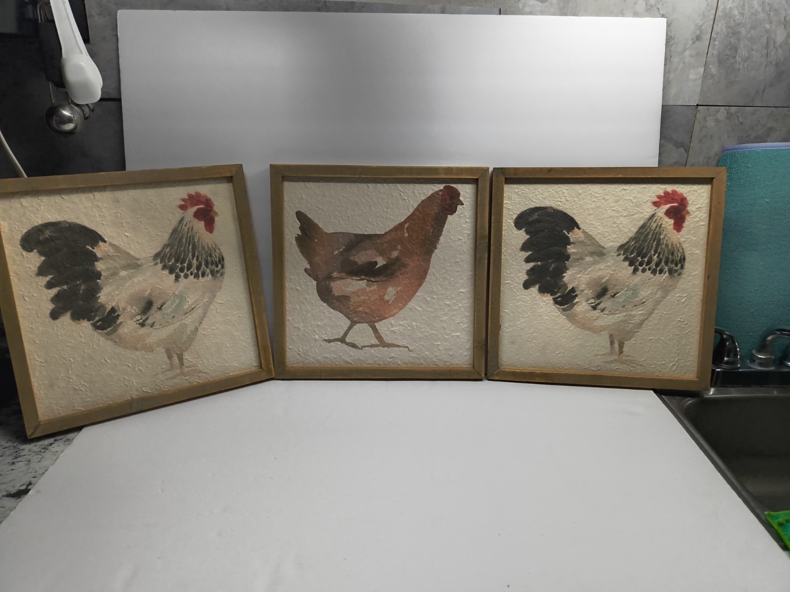 Young\'s Inc Country Farmhouse Rooster Hen Framed Wall Art Set of 3 $81 Retail Young\'s Inc Country Farmhouse Rooster Hen Framed Wall Art Set of 3 $81 Retail