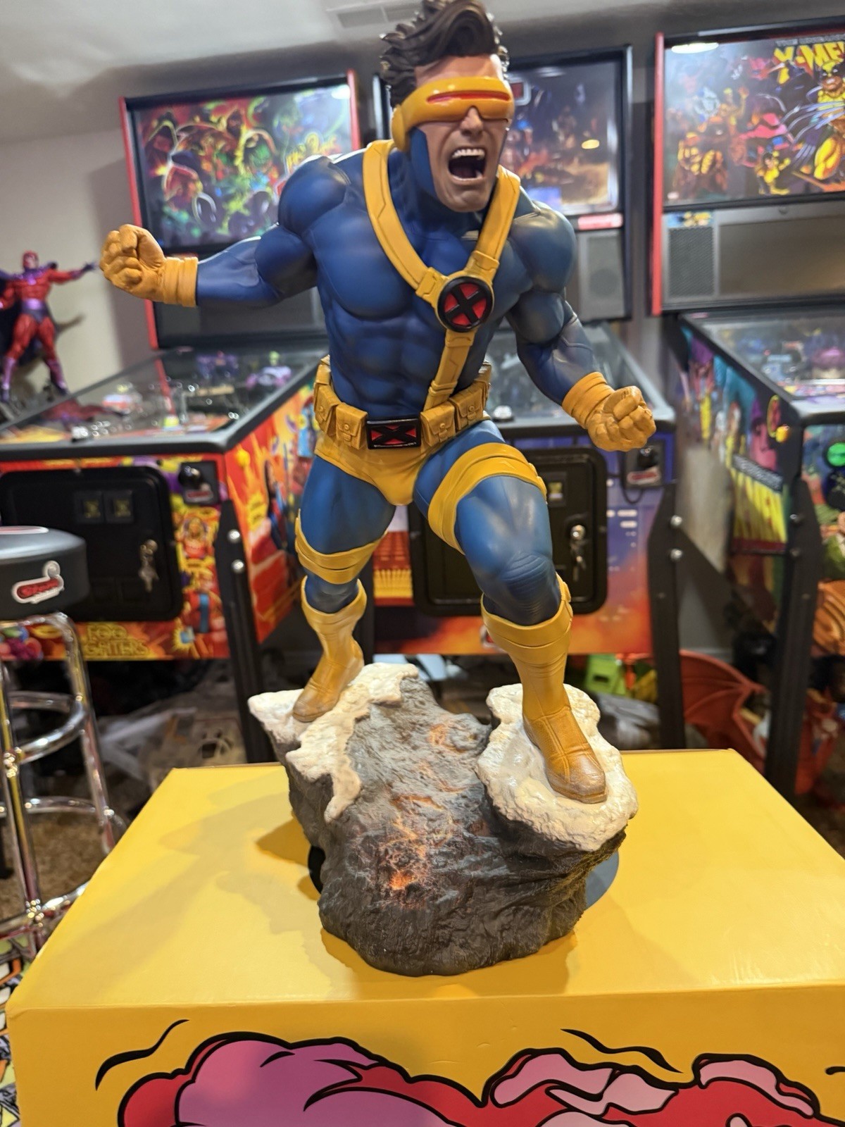 SideShow Collectibles Premium Format Cyclops Statue
