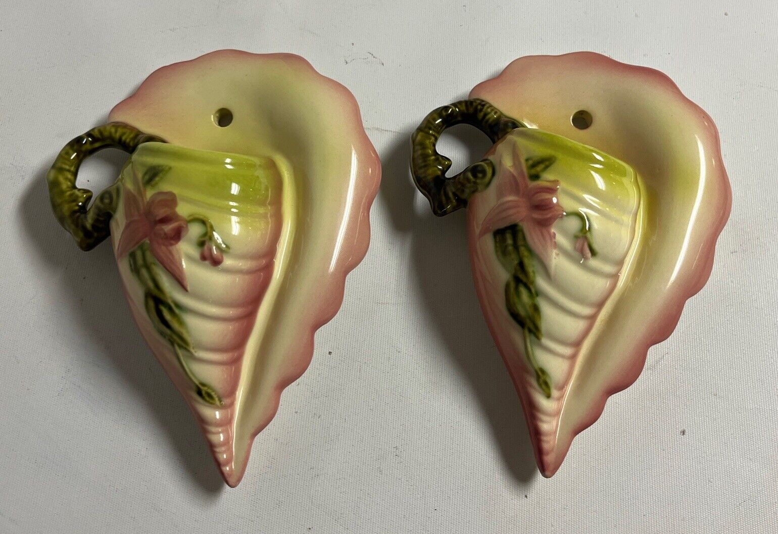Pair Vintage Hull Pink Green Woodland Conch Wall Pocket Planter Sconce Ceramic