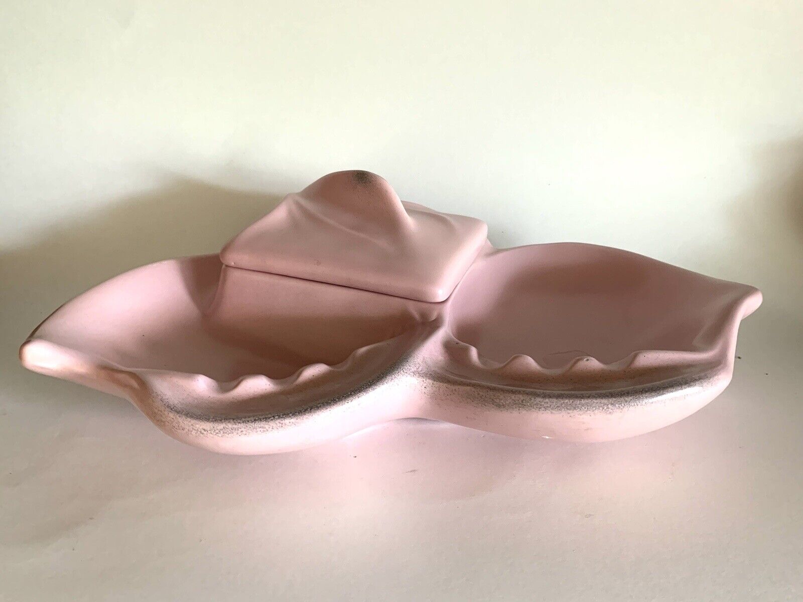 Vintage GILNER USA  Pink Ashtray with Lidded Cigarette Compartment