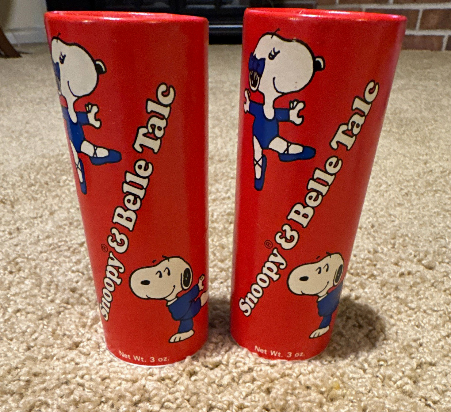 Snoopy & Belle Tale Peanuts Talcum & Bath Powder 3 oz Canisters 1958 Red