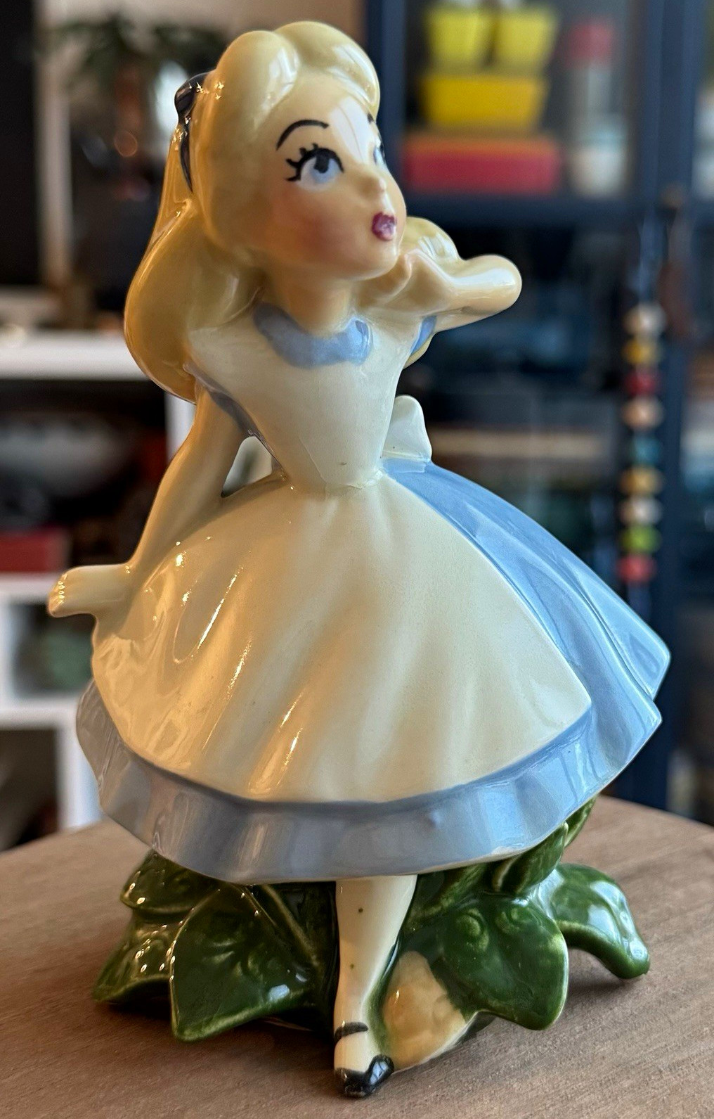 Vintage 1950s Evan K Shaw Disney Alice in Wonderland Ceramic Figurine 5.75”