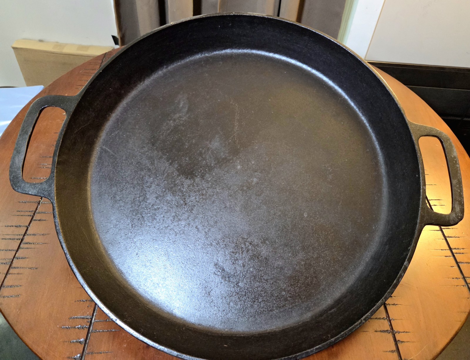 HUGE JUMBO Lodge Cast Iron USA 20SK Inch Hotel Skillet/Pan with Double Handles 