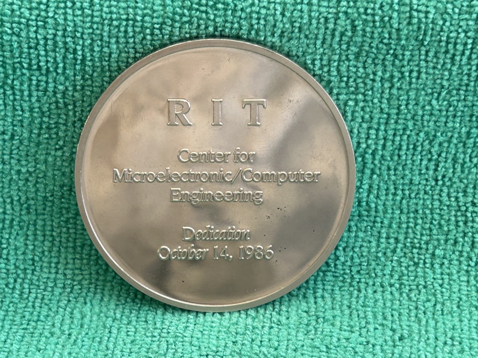 Vintage 1986 RIT Microelectronic Computer Engineering Silicon Wafer Medal Coin