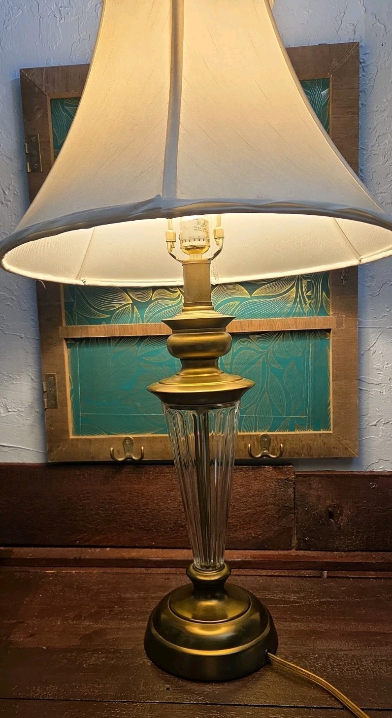 Vintage Sun-lit Brass Table Lamp With Fluted Glass ,NICE Vintage Sun-lit Brass Table Lamp With Fluted Glass ,NICE