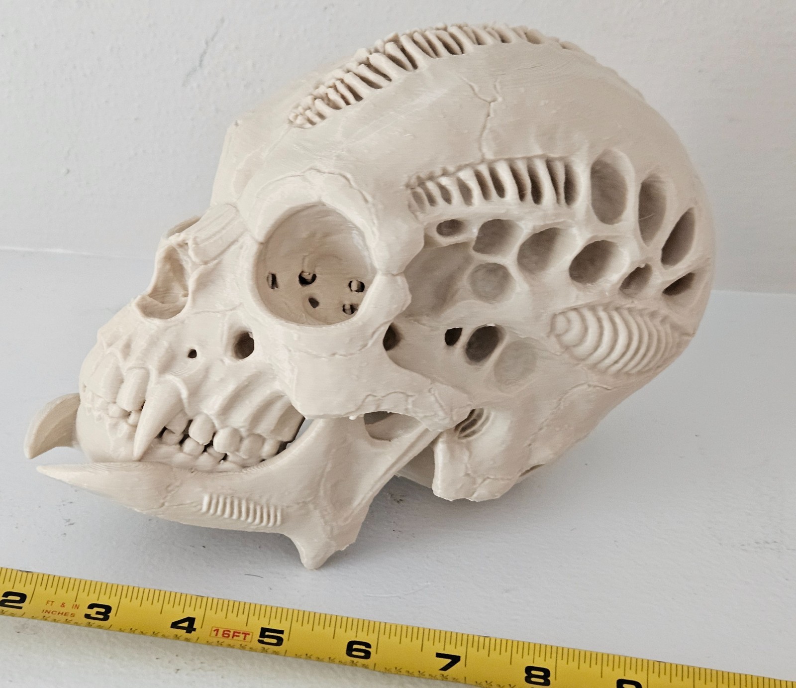 Yautja Hunter Skull Model | Sci-Fi Fantasy Desk Decor | Cosplay Prop Gift