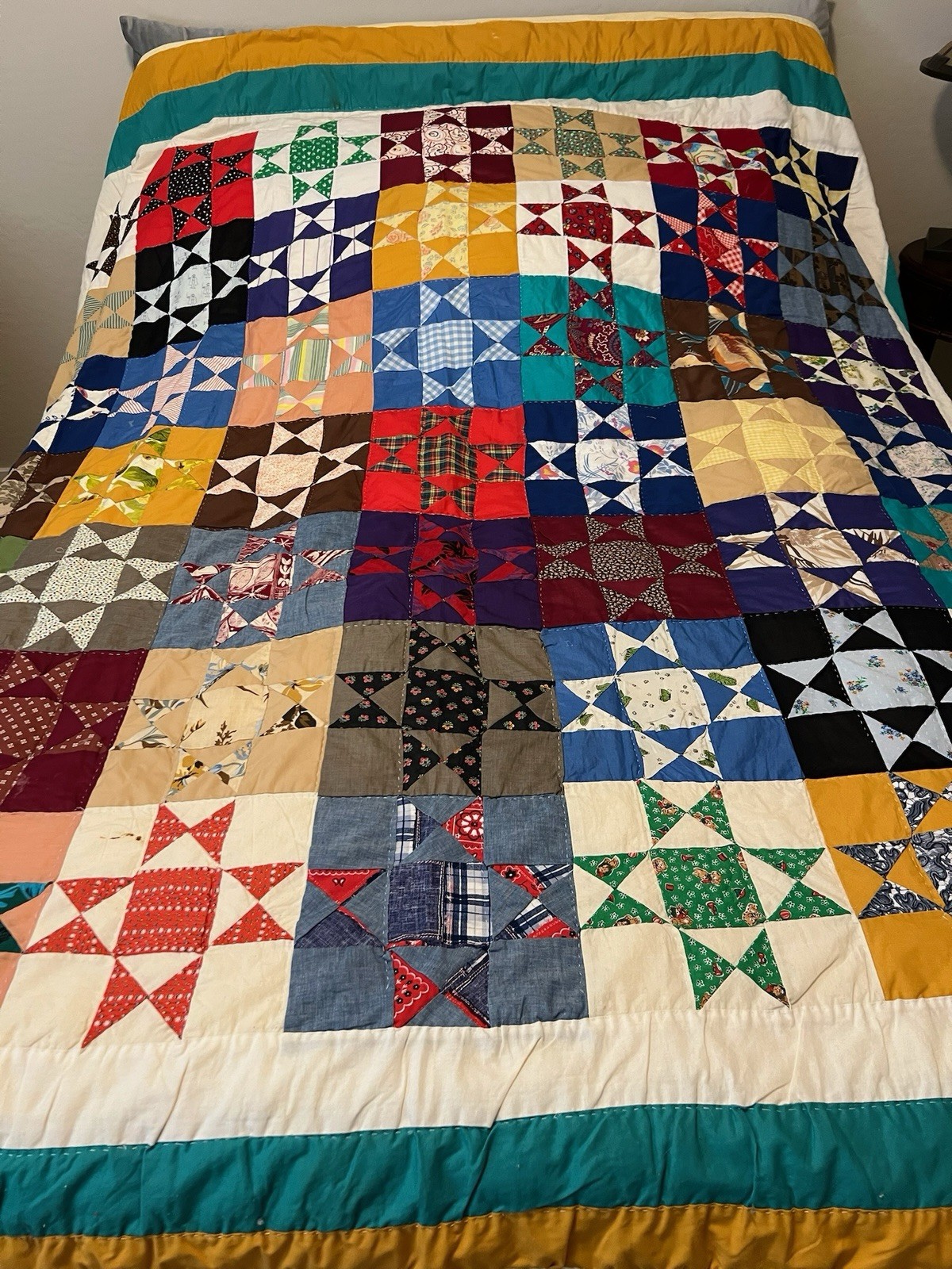 Vintage Scrappy Ohio Star Handmade Feedsack Quilt 90inX89in 1940’s