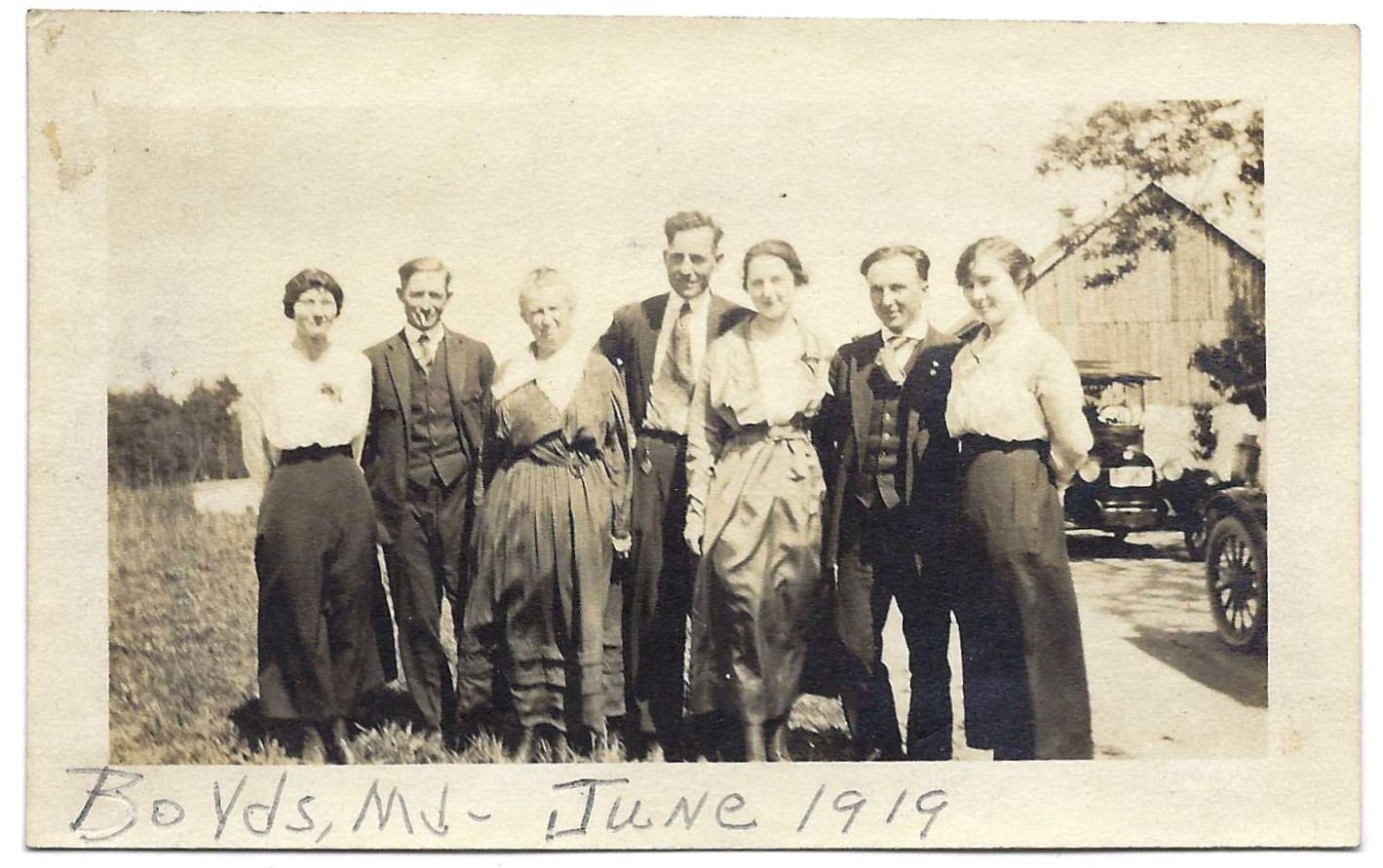 Vintage Vernacular Snapshot 1919 Family Gathering Boyds Maryland