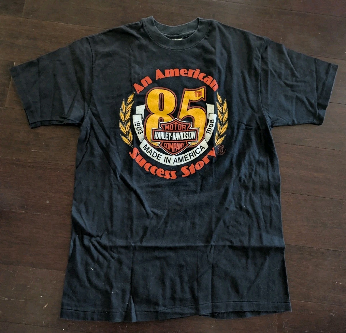 Vintage 85 Years Harley Davidson Men's Black and Orange T-shirt Size L