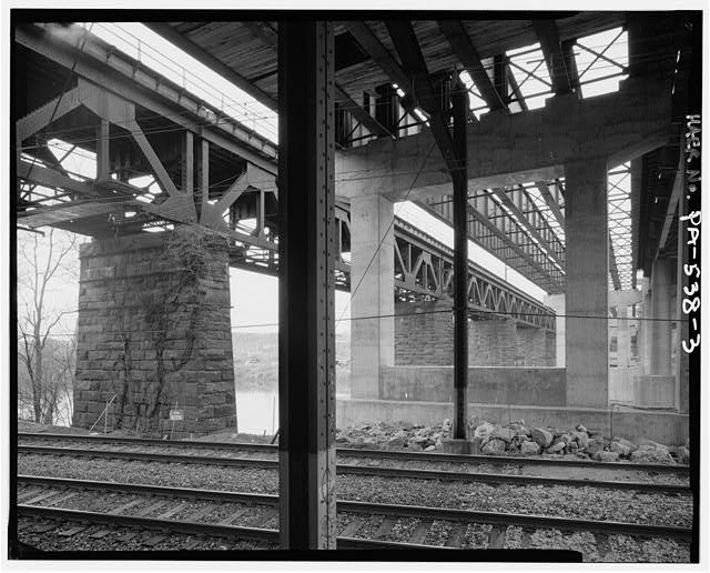 Photo:Schuylkill River Pennsylvania 1900s Railroad Bridge Overview