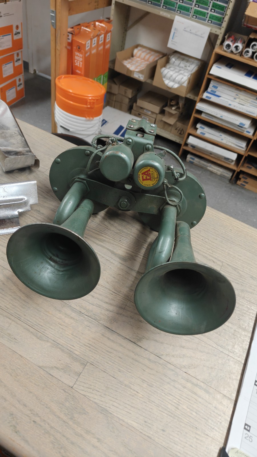 Vintage EA Laboratories Air Horn Dual Trumpet Style Vintage EA Laboratories Air Horn Dual Trumpet Style