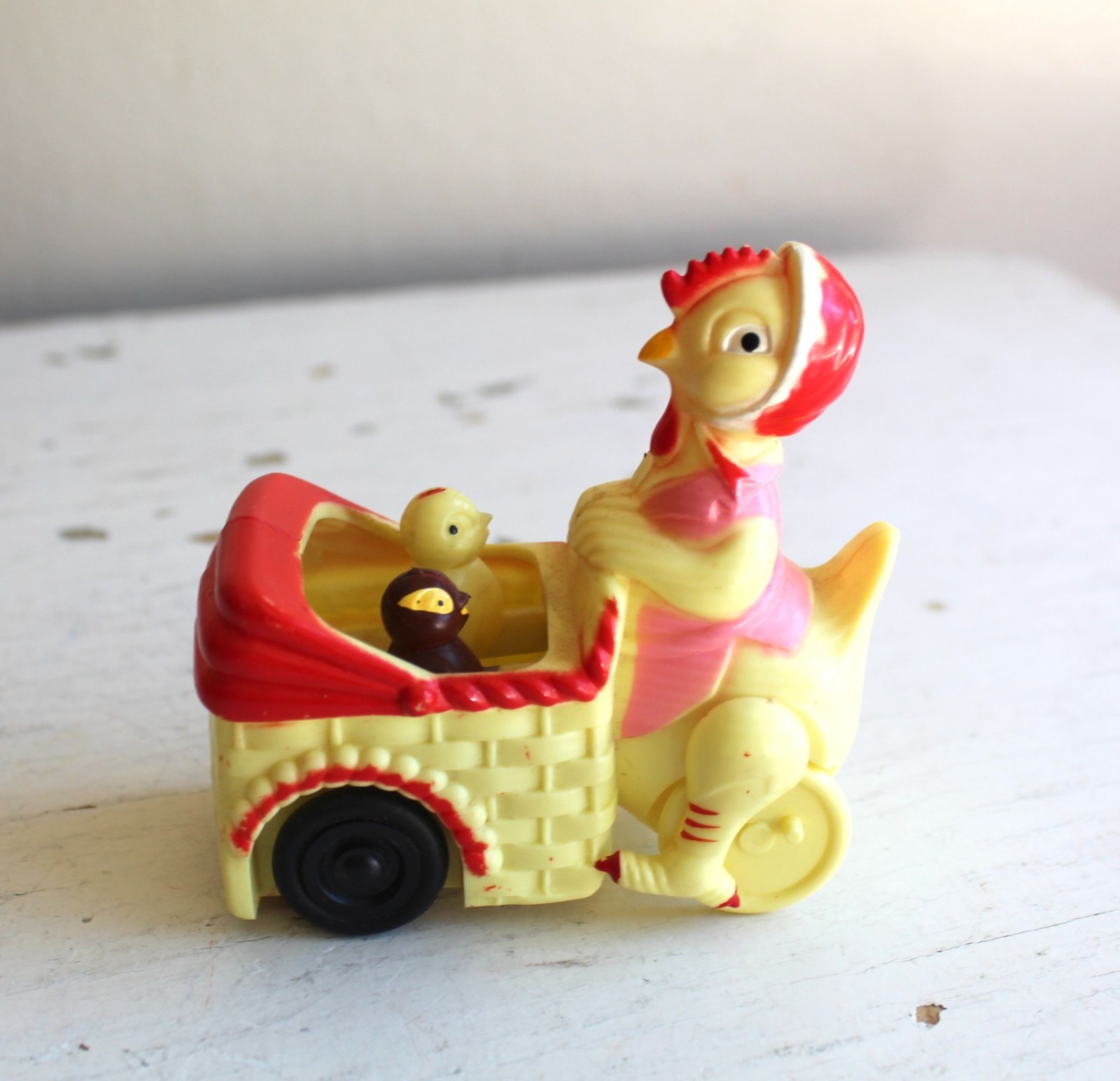 OK World Vintage 1950s Easter Toy Hard Plastic Hen Pushing Chicks in Stroller