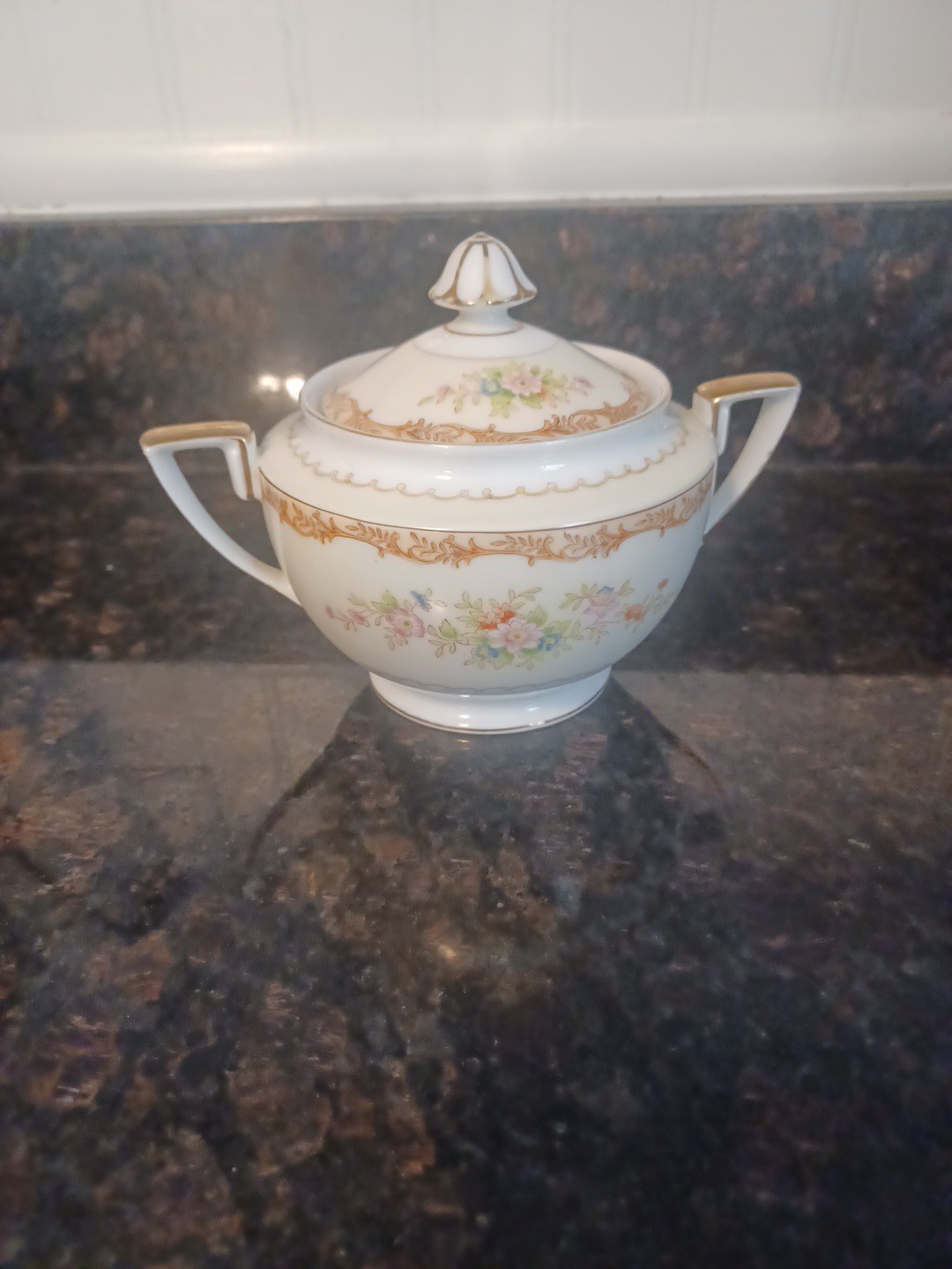 Antique Noritake M Wreath Hand Painted Covered Sugar Bowl Pre-WWII Mint GoldTrim