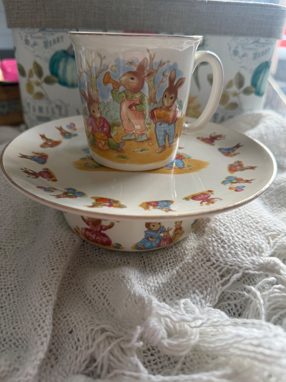 Vintage Royal Doulton Bunnykins 3 Pc Childrens Set Bowl Plate Mug Gold Rim Mint