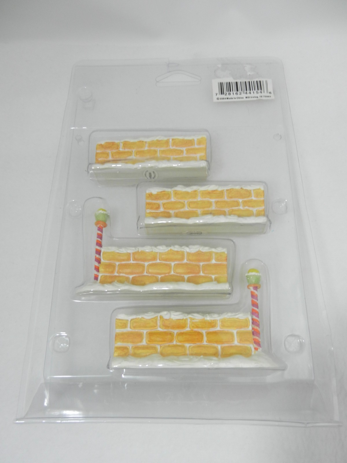 Lemax Christmas Sugar 'N Spice Frosted Wafer Wall Lemax Christmas Sugar 'N Spice Frosted Wafer Wall