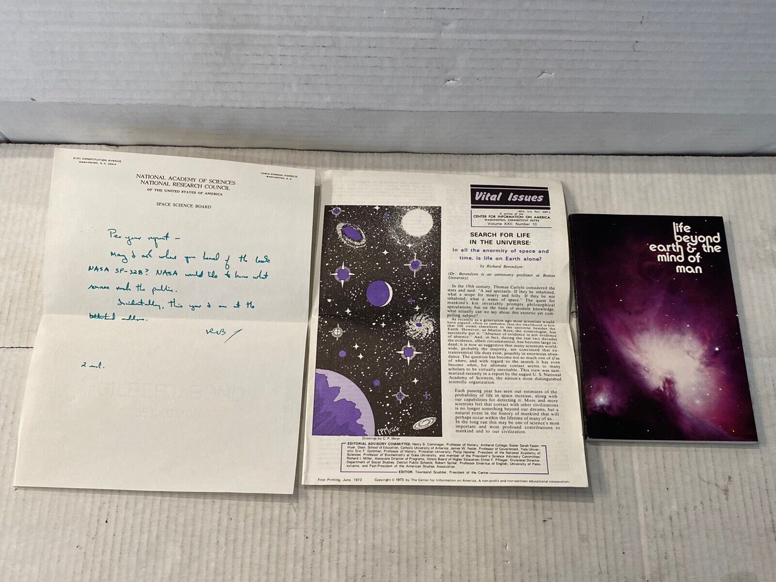 NASA SP-328 Life Beyond Earth & The Mind Of Man W/ Letter & Pamphlet