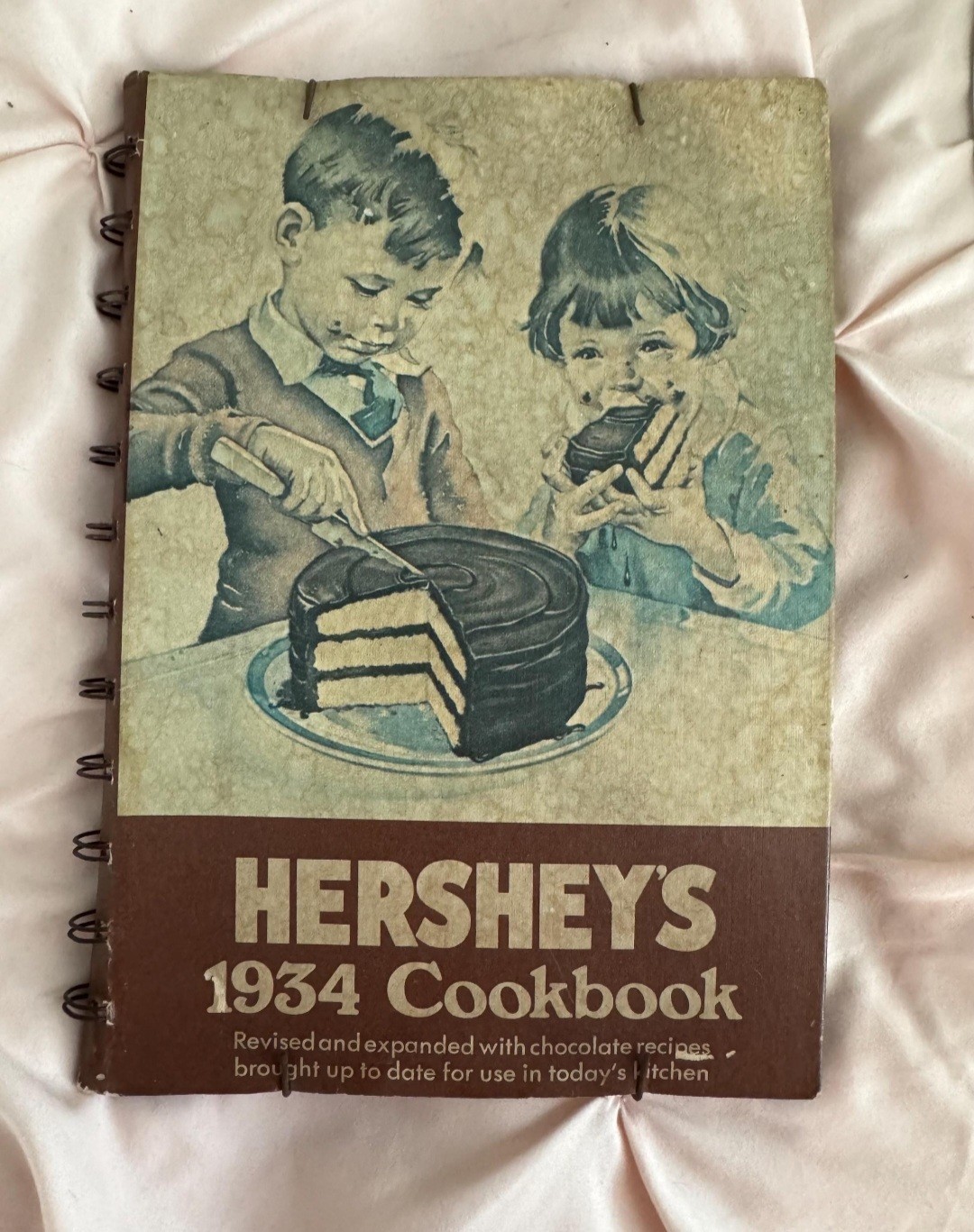 Vintage Hershey's TRIO Collectable Dish, Cook Book And Tray All The Same Picture