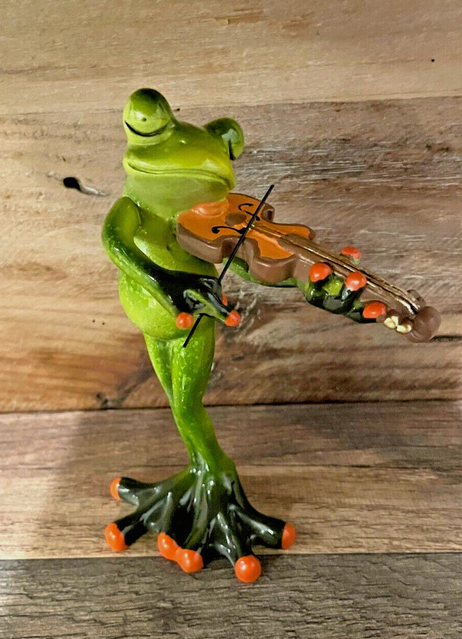 Frog Serenade: Polyresin Violinist Figurine - 6\