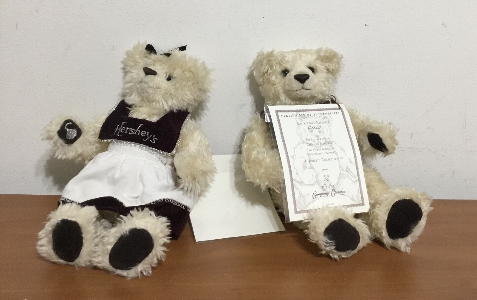 Kisses & Katie Kisses Hersheys Plush Bears by Company Classics 2001