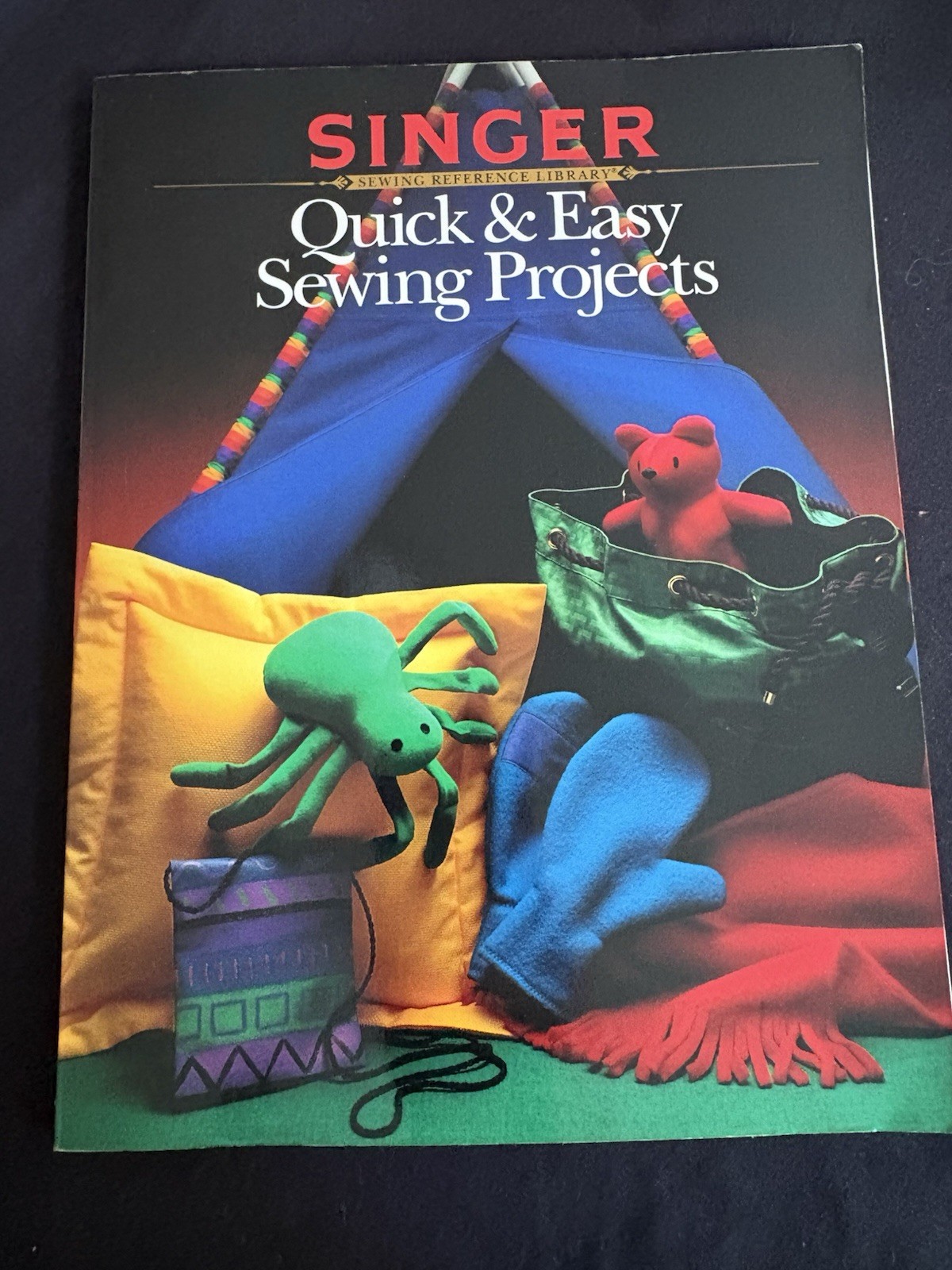 Vintage 1993 Singer Quick & Easy Sewing Projects Magazine Style Softcover