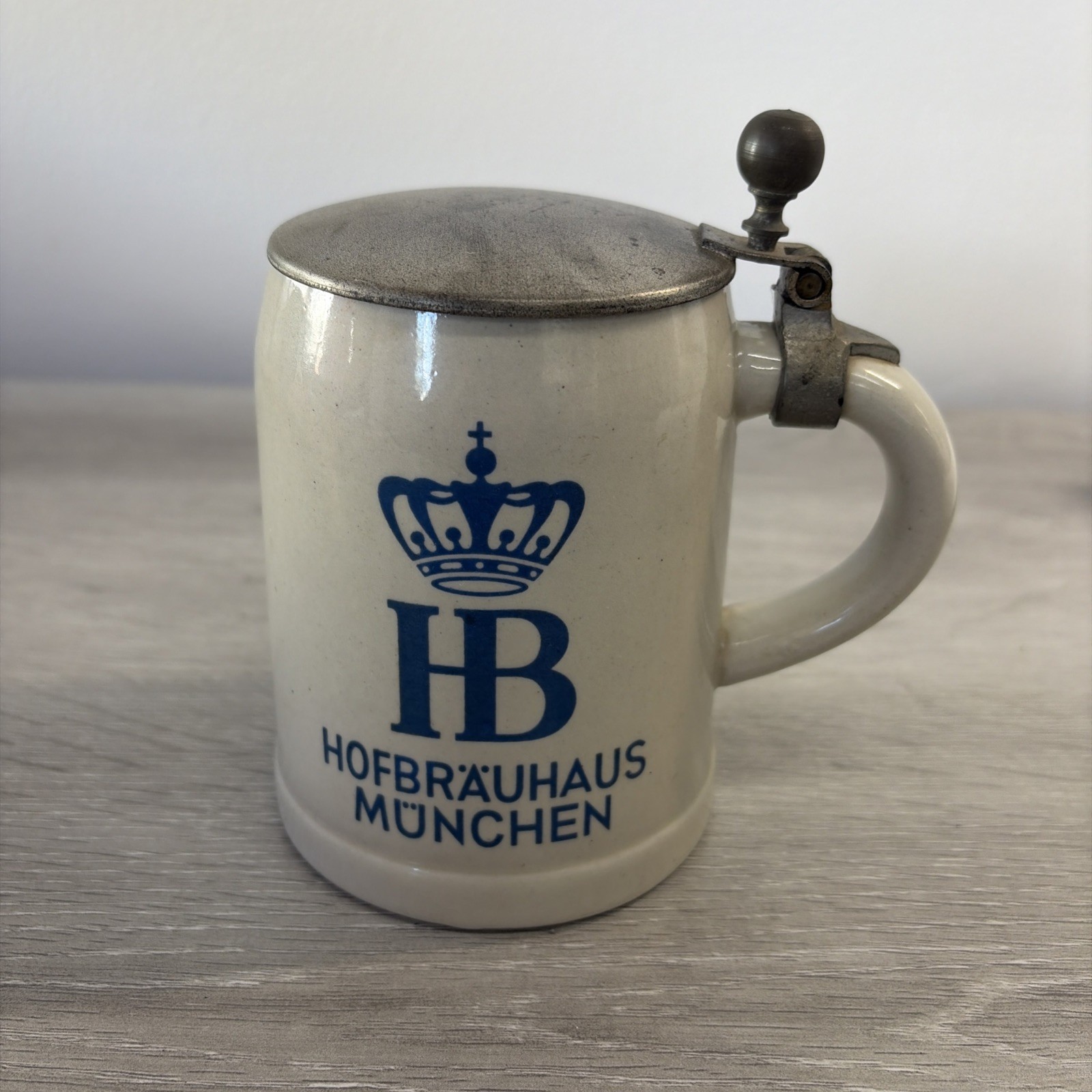 Vintage Hofbräuhaus HB Stoneware Beer Stein w/ Pewter Lid 0.5L