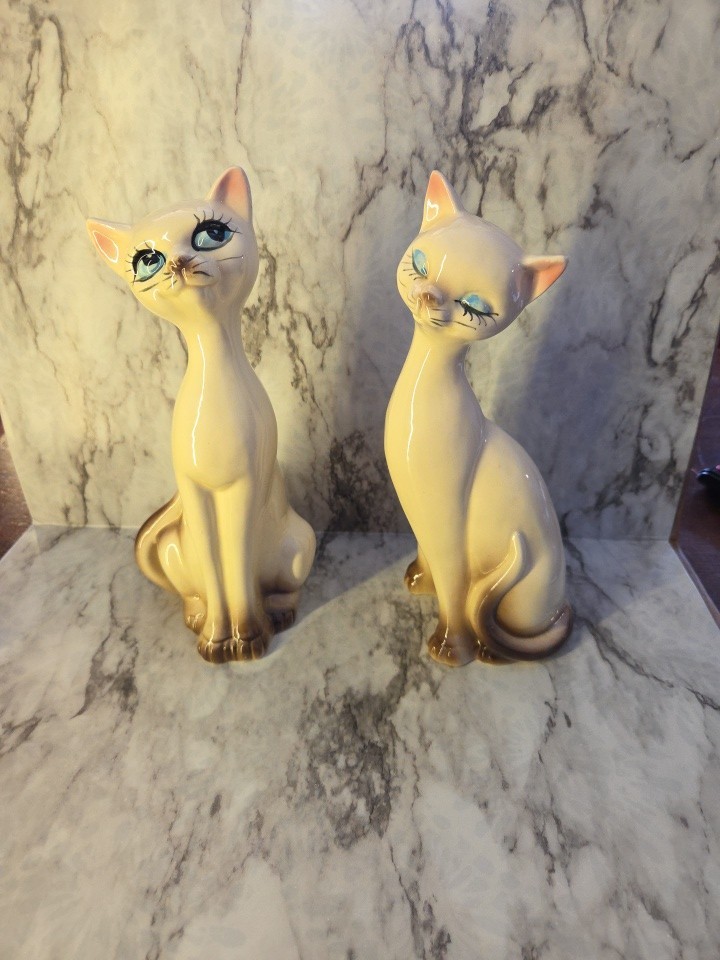 Vintage Napko Made In Japan 9.5 Inches Tall Siamese Cats Vintage Napko Made In Japan 9.5 Inches Tall Siamese Cats