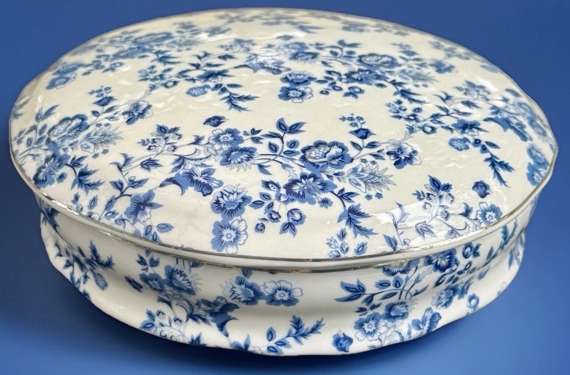 Baum Porcelain Trinket Box Lid Blue White Floral Rose Chinoiserie Vintage 8”Dish
