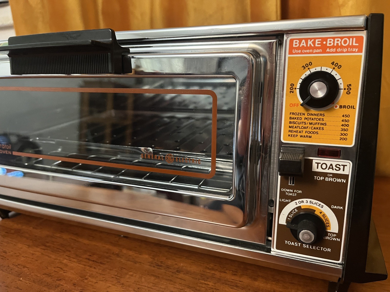 Vintage General Electric Toast R Oven 1970s Tested W/ Pans Toast Bake Broil Nice