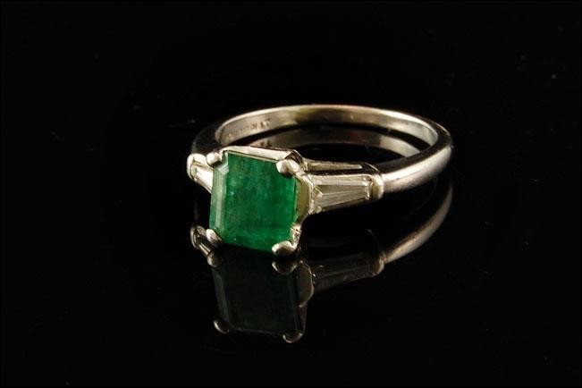 VINTAGE DEEP GREEN 1ct EMERALD 0.25ct DIAMOND BAGUETTE PLATINUM RING  BR
