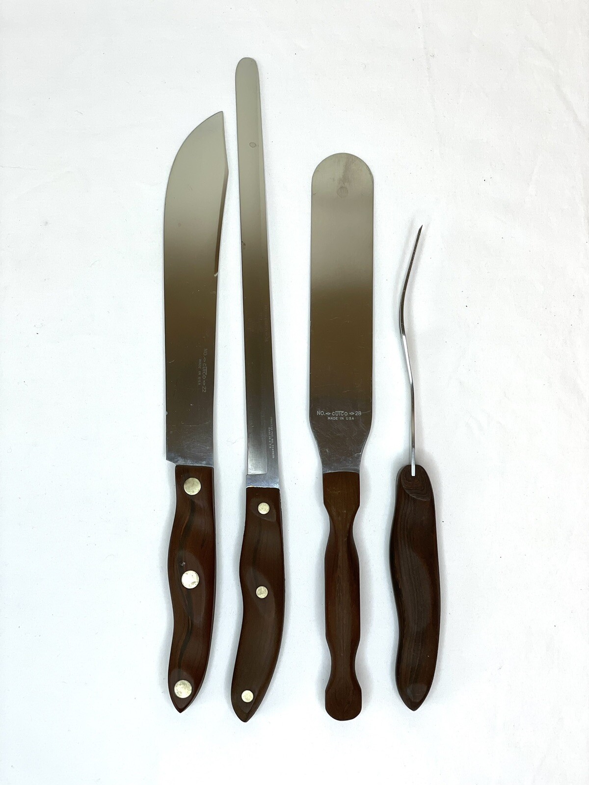 CUTCO 4 Piece knife set 22, 24, 26, 28 Vintage Brown CUTCO 4 Piece knife set 22, 24, 26, 28 Vintage Brown