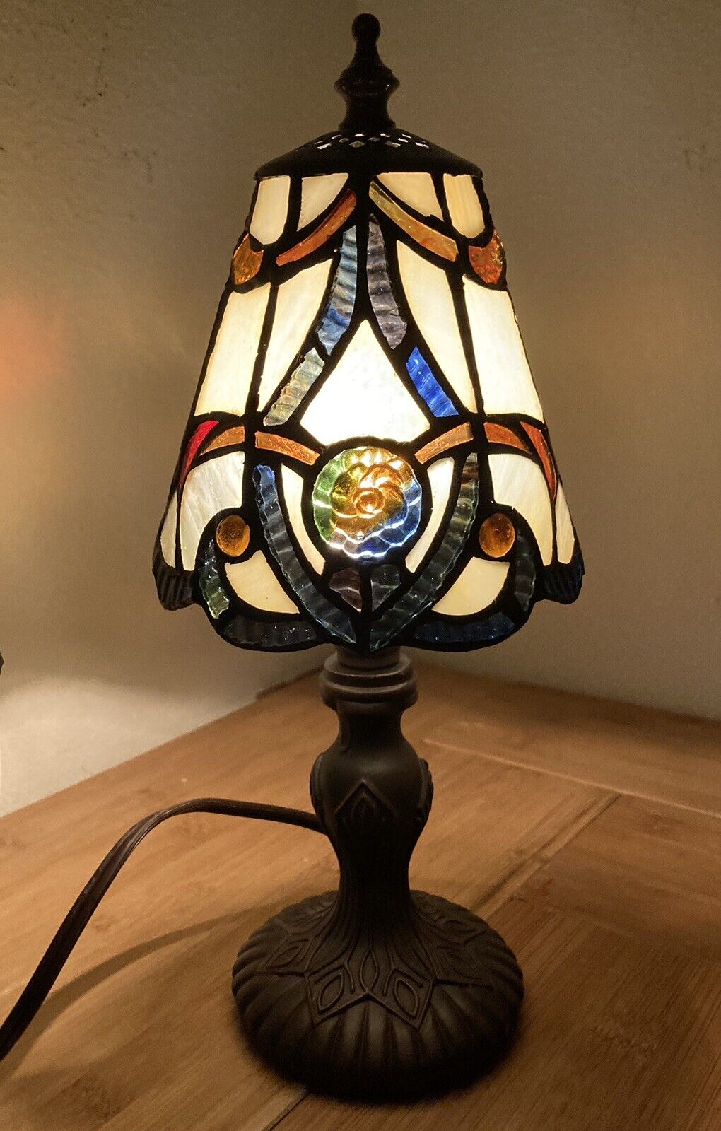 Vintage Tiffany Style Stained Glass Small Accent Table Lamp 12”